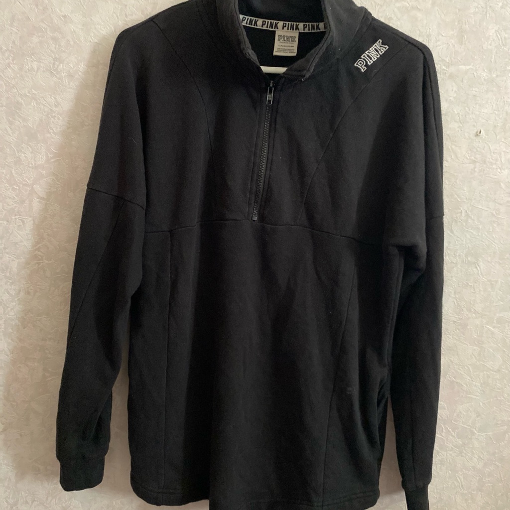 Victoria’s Secret / Pink Small Black Pullover Sweatshirt